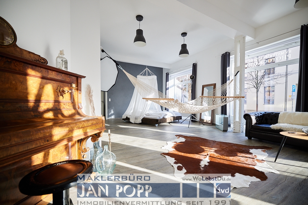 Schöne Laden-/ Büro- oder Praxisflächen an der Greizer Prunkstraße! (Gewerbe - Mieten oder Pachten) in Greiz