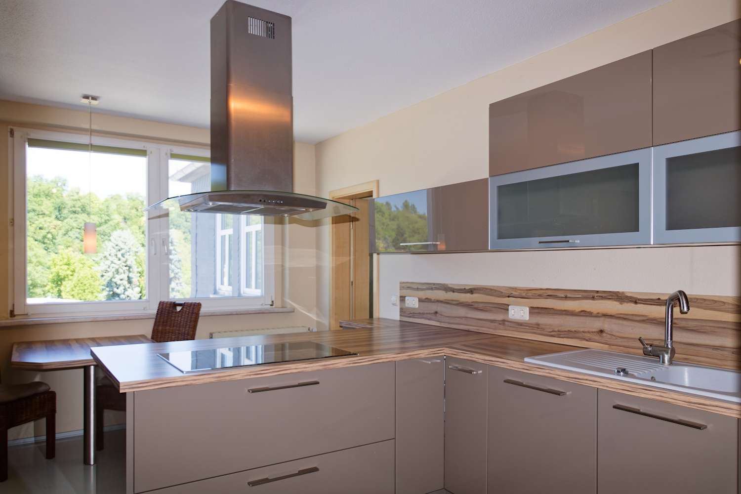 Teilmöblierte Wohnung mit Einbauküche (Wohnen - Mieten oder Pachten) in Greiz