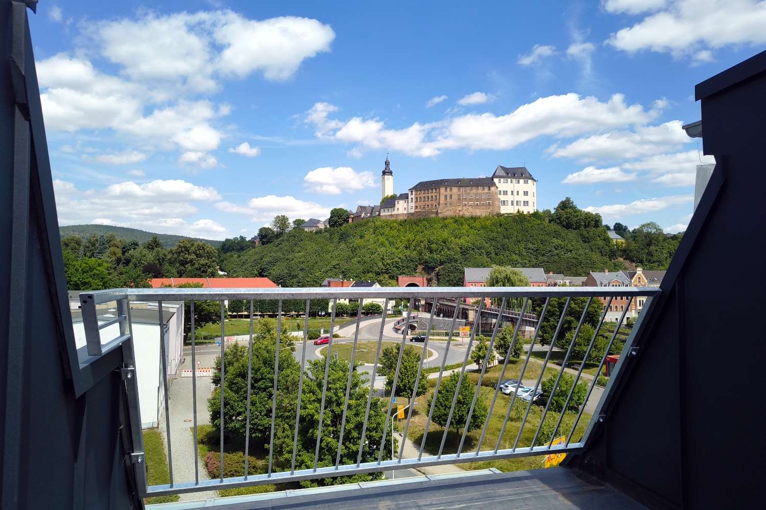 Schlossblick von der Dachterrasse - Erstbezug nach Sanierung (Wohnen - Mieten oder Pachten) in Greiz
