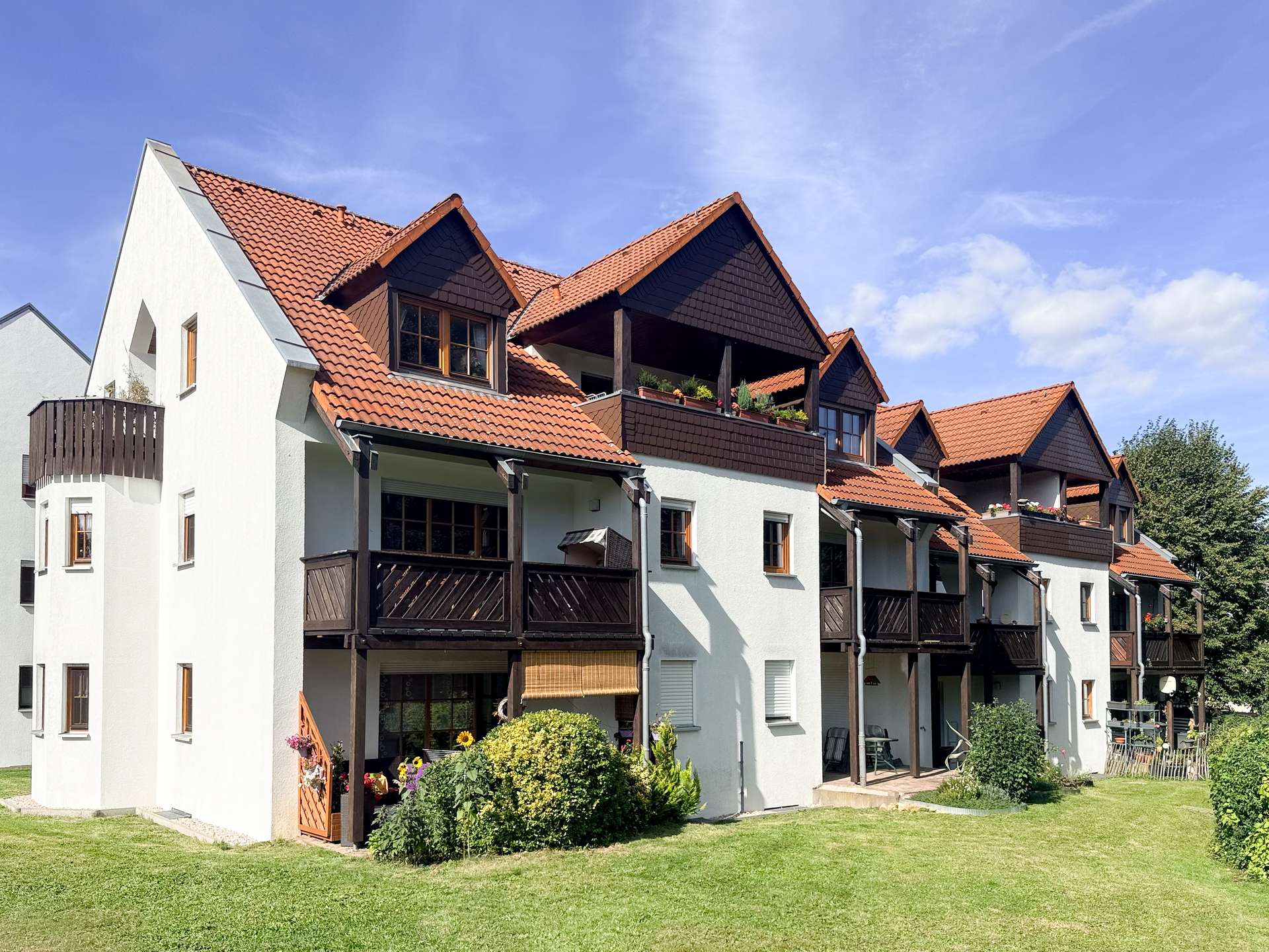 Vermietete Dreizimmerwohnung mit Terrasse in ruhiger Lage (Wohnen - Kaufen) in Langenbernsdorf