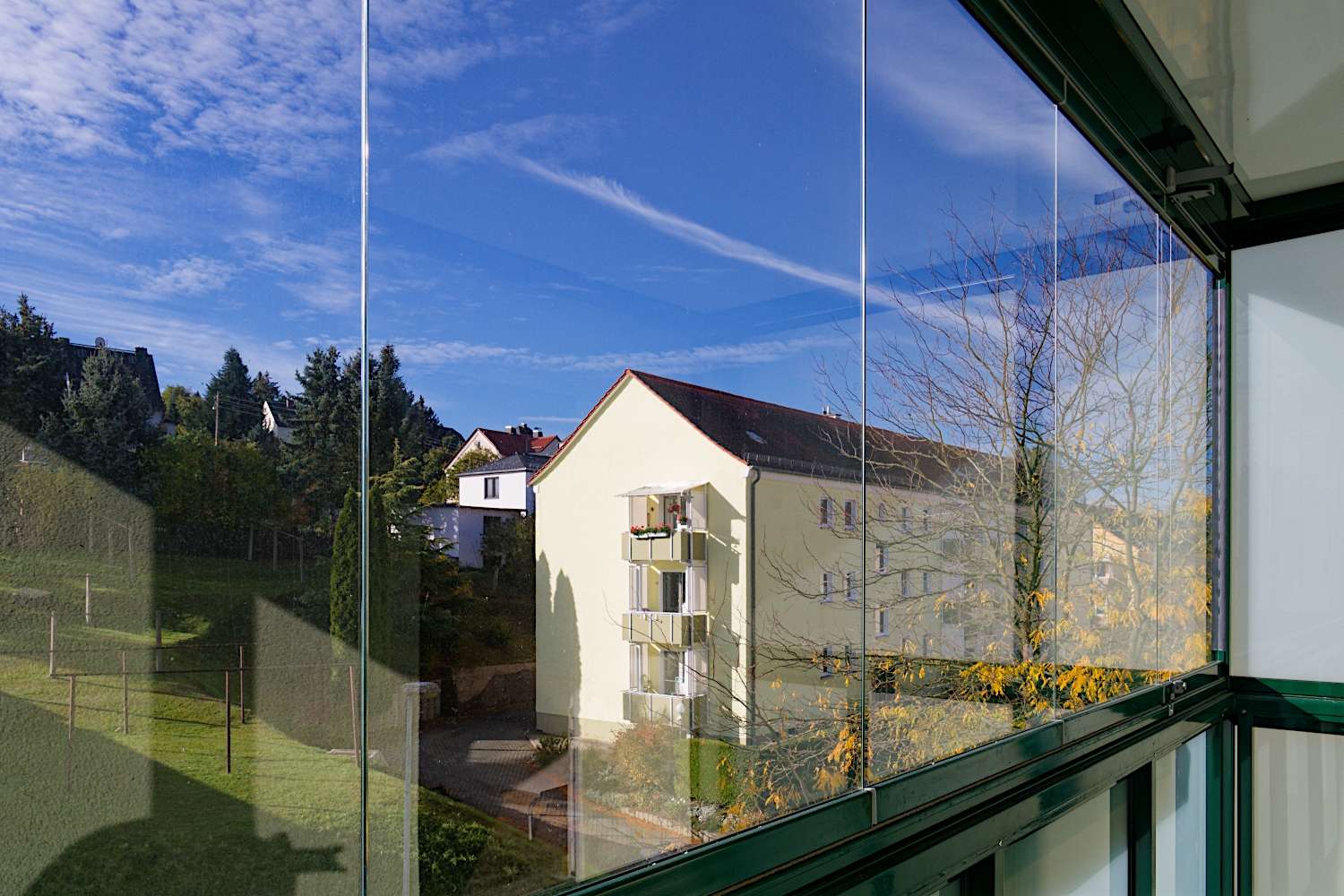 3-Zimmer-Eigentumswohnung mit Panoramablick und verglastem Balkon in ruhiger Höhenlage (Wohnen - Kaufen) in Greiz